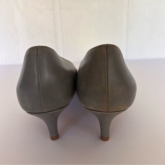 PRADA GRAY LEATHER KITTEN HEEL SHOES SIZE 39 - Picture 10 of 16